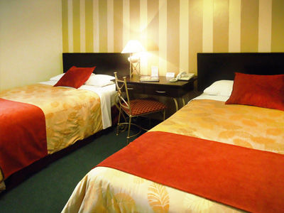 Leon De Oro & Hotel Lima