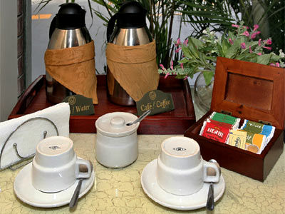 Leon De Oro & Lima