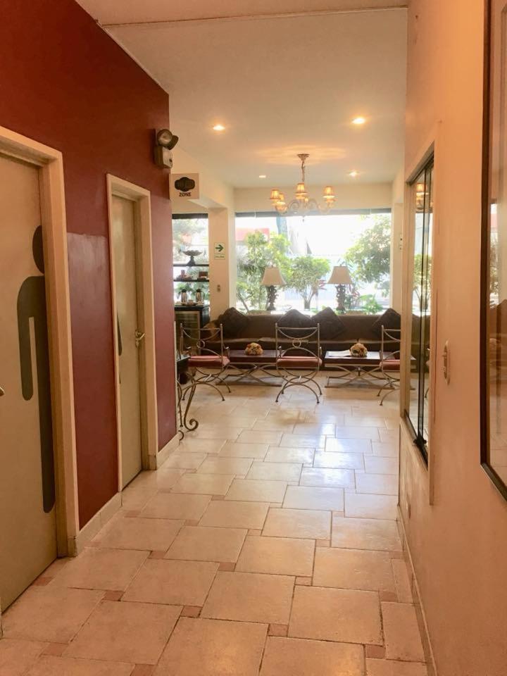 Leon De Oro Inn&suites 3* Lima